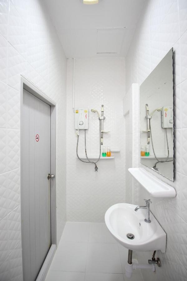 Oyo 435 Frame Residence Phuket Zewnętrze zdjęcie